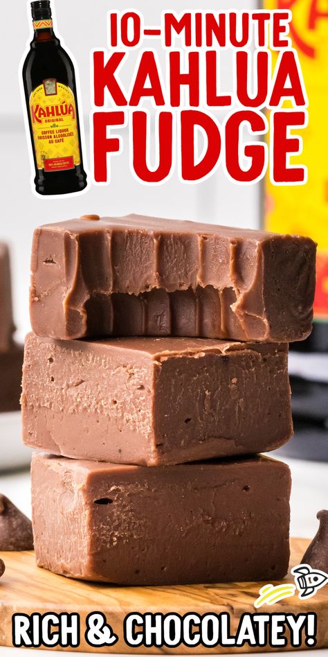 Kahlua Fudge Coke A Cola Fudge, Kit Kat Fudge, Bailey’s Fudge Recipe, Kahlua Cookies Recipes, Candy Fudge Recipes, Kahlua Fudge Recipe, Recipes Using Kahlua, Kaluah Recipes Desserts, Baileys Fudge Recipe