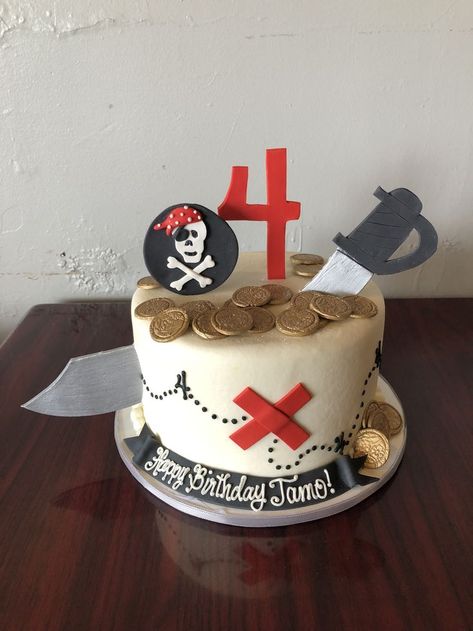 Pirate Themed Cake Ideas, Pirate Bday Cake, Pirate Birthday Party Cake, Pirate Party Cupcakes, Simple Pirate Cake, Pirate Theme Birthday Cake, Pirate Birthday Cake For Boys, Pirates Birthday Cake, Pirates Cake Ideas Boys