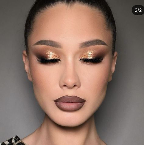 Gold Glam Makeup, Make Up Yeux, Gold Eyeshadow Looks, Maquillage Yeux Cut Crease, Mekap Mata, Gold Makeup Looks, Eye Shadow Looks, Makeup Gold, Gold Eye Makeup