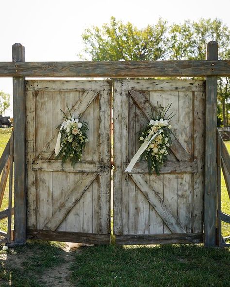 We love these barn doors from our rental collection that make the bridal reveal and walk down the isle even more impactful  . . . Event Design & Decor \ @better2gather PC \ @danielleriderphotography  Floral \ @gainans_midtown_flowers  Venue \ @camelot_ranch_events #BetterWithYou . #events #weddingdesign #montanabride #wedding #justmarried #eventstyling #eventprofs #marriedinmt #mtwed #eventdecorator #eventdesign #eventrentals #rockymountainbride #weddingdecorations #eventbackdrop #gather #eventr Maroon And Navy Wedding, Wedding Doors, Barn Wedding Reception, Best Barns, Barn Wedding Decorations, Event Backdrop, Professional Decor, Rustic Barn Wedding, Rustic Outdoor