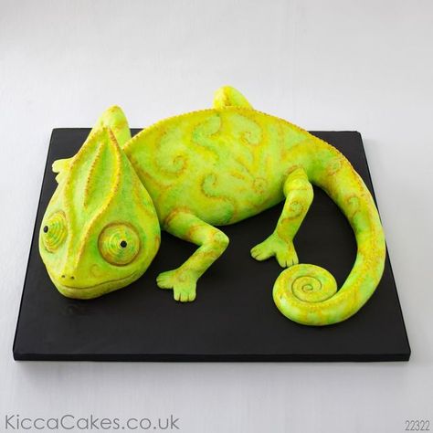 Chameleon Cake, London Party, London Cake, Animal Cake, Poke Cake, Bespoke Gifts, Clay Ideas, Cake Art, Custom Cakes