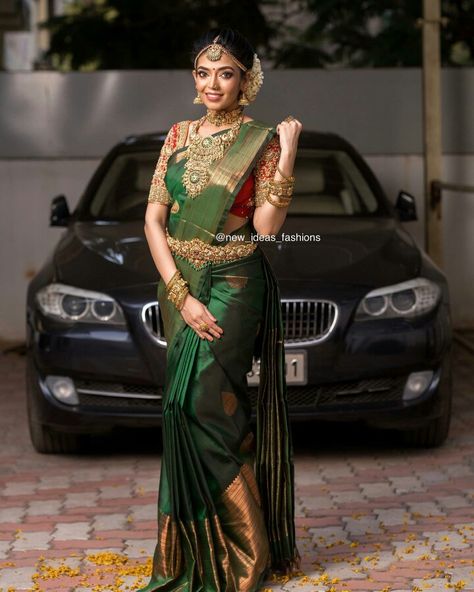 Dark Green South Indian Saree, Haldi Ceremony For Bride, Saree For Haldi Ceremony, Dark Green Silk Saree, Saree For Haldi, Dark Green Saree, Green Sarees, Marriage Poses, Green Silk Saree