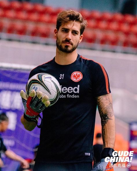 Kevin Trapp, Kfc Recipe, Sports Boys, Monogram Logo Design, Soccer Uniforms, Soccer Boys, Men In Uniform, Sport Man, Monogram Logo