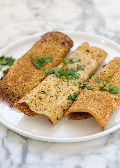 India Chickpea crepes Chickpea Flour Recipes, Gluten Free Brunch, Crepe Recipes, Vegan Bread, Chickpea Recipes, Indian Cooking, Vegan Eating, Easy Breakfast, Sans Gluten