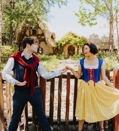 Disneybounding Outfits Couples, Disney Bound Couples Outfits, Disney Bounding Couples Casual, Disneybounding Couples, Disneybound Couples, Disney Side, Couple Halloween, Couple Halloween Costumes, Beauty And The Beast