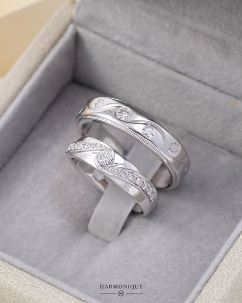 Platinum Couple Rings Engagement, خواتم خطوبة, Cute Promise Rings, Couple Bands, Couple Ring Design, Elegant Wedding Rings, Luxury Wedding Rings, Engraved Wedding Rings, Cute Engagement Rings