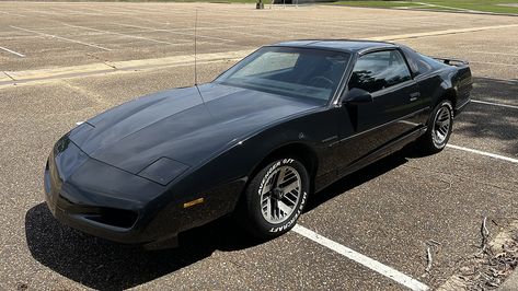 At Vicari's Upcoming Biloxi Fall, 2024 Auction, is Lot:F400 – a 1991 PONTIAC FIREBIRD – Body:2D Exterior:BLACK  Interior:BLACK Transmission:AUTOMATIC AUTOMATIC  Engine:V6 Pontiac Firebird For Sale, Pontiac Firebird, Car Auctions, Firebird, Fuel Injection, Fall 2024, Black Interior, Motorcycles, Classic Cars