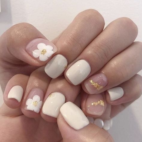 Nails One Color, Nails Korean, Minimal Nails Art, One Color Nails, Korean Nails, Minimal Nails, Color Nails, Nails White, Nails Simple