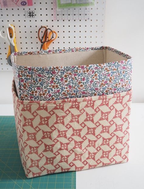 MessyJesse - a quilt blog by Jessie Fincham: Easy Fabric Box Sewing Pattern - Free Tutorial! Cloth Basket Pattern Free Sewing, Storage Bin Sewing Pattern, Fabric Storage Bins Pattern, Storage Sewing Patterns, Storage Box Sewing Pattern, Quilted Boxes Fabric Basket, Fabric Basket Pattern Free, Fabric Box Tutorial, Basket Sewing Pattern Free