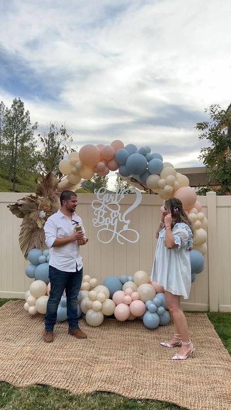 Boho Gender Reveal Party, Small Baby Shower Ideas, Boho Gender Reveal, Unique Gender Reveal Party Ideas, Gender Reveal Outfit, Simple Gender Reveal, Gender Reveal Baby Shower Themes, Baby Gender Reveal Party Decorations, Gender Reveal Unique