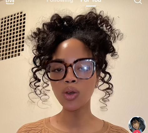 Hairstyles For Glasses Wearers, Hairstyles For Glasses, Glasses Black Women, Hair With Glasses, Hair And Glasses, Glasses Inspo, Slick Hair, Glasses Inspiration, Bun Tutorials