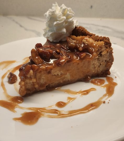 NEW ORLEANS BOURBON PRALINE CHEESECAKE – Chef Jamika Pecan Praline Cheesecake Recipe, Bourbon Cheesecake Recipes, Bourbon Cheesecake, Praline Cheesecake, Mini Lasagna, Fun Thanksgiving Desserts, Southern Recipes Soul Food, Homemade Cheesecake, Lasagna Rolls