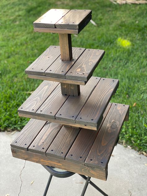 Rustic Wedding Cupcake Display Diy, Diy Rustic Cupcake Stand Display, Wooden Cake And Cupcake Stand, Cupcake Towers Birthday, 3 Tier Cupcake Stand Diy Rustic Wood, Dessert Tower Diy, Diy Wood Food Display, Diy Rustic Cupcake Stand, Wooden Cupcake Display