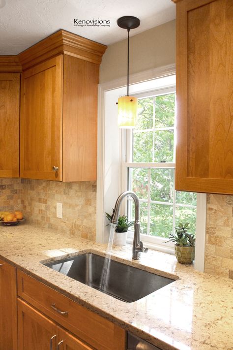 Birch Kitchen Cabinets Farmhouse, Kitchens With Maple Cabinets, Contrasting Island Kitchen, Kitchen Island Cabinet, Honey Kitchen, Apt Kitchen, Brown Cabinets Kitchen, Histamine Foods, Island Cabinet