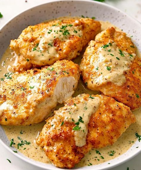 Creamy Ranch Chicken Recipe - Creamy Ranch Sauce, Creamy Ranch Chicken Recipe, Pan Chicken Breast, Ranch Chicken Recipe, Creamy Ranch Chicken, Chicken Boneless Breast Recipes, Baked Ranch Chicken, Ranch Sauce, Ranch Chicken Recipes