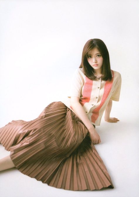 Pleated Fashion, Practice Outfits, Modest Wear, Japan Girl, A Skirt, Feminine Style, Pleated Skirt, Chic Style, Tulle Skirt