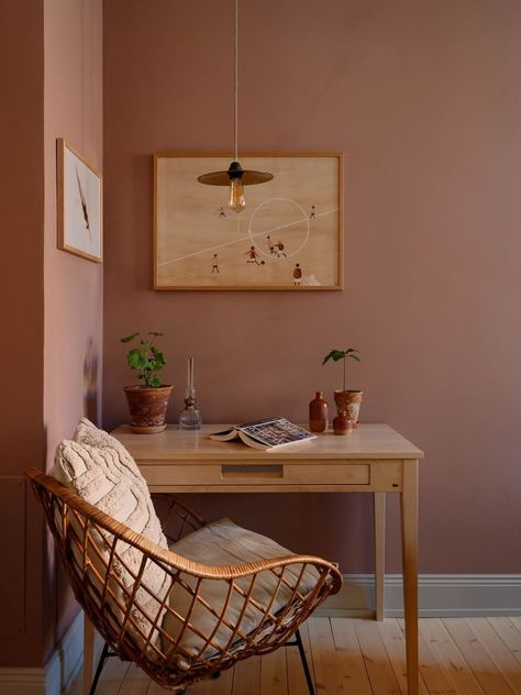 Dusty Pink Walls, Sage Living Room, Dusty Pink Bedroom, Beige Wall Colors, Blue Walls Living Room, Moody Living Room, Dark Blue Living Room, Light Wooden Floor, Blue Wall Colors