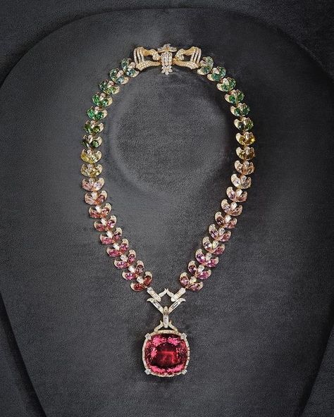 #guccihighjewelry on Instagram | Hashtags High Jewelry Necklace, Harry Winston Jewelry, Gem Diamonds, Detailed Jewelry, Indian Wedding Jewelry, Mom Jewelry, Colored Gems, Gems Jewelry, High Jewelry