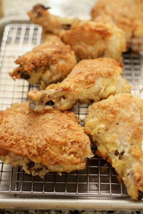 Cast Iron Fried Chicken, Chicken Thights Recipes, Fried Chicken Legs, Cast Iron Skillet Cooking, Cooks Country Recipes, Cast Iron Oven, Chicken Leg Recipes, Oven Fried, Oven Fried Chicken