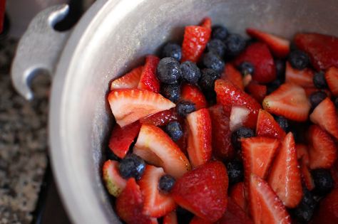 Strawberry Blueberry Jam for canning. French Toast With Fruit, Strawberry Blueberry Jam, Toast With Fruit, Emily St John Mandel, Blueberry Jelly, Blueberry Jam Recipe, Strawberries And Blueberries, Station Eleven, Brioche French Toast