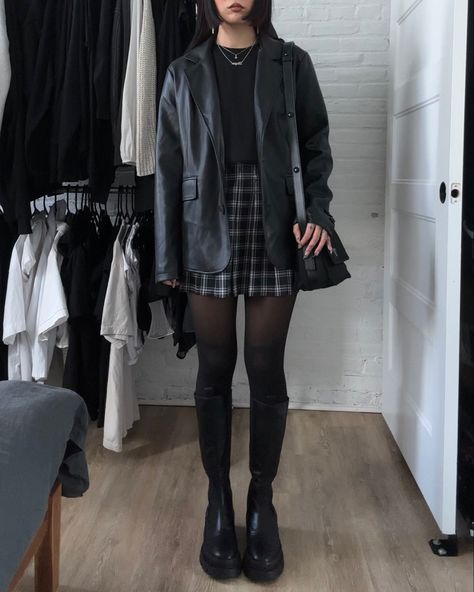 Button Up Long Skirt Outfit, Grunge Style 2023, Interesting All Black Outfits, Indie Film Aesthetic Outfits, All Black Outfit For Salon, Prep Grunge Outfits, Comfy Goth Outfits Grunge, Alt First Date Outfit, Nice Black Outfits