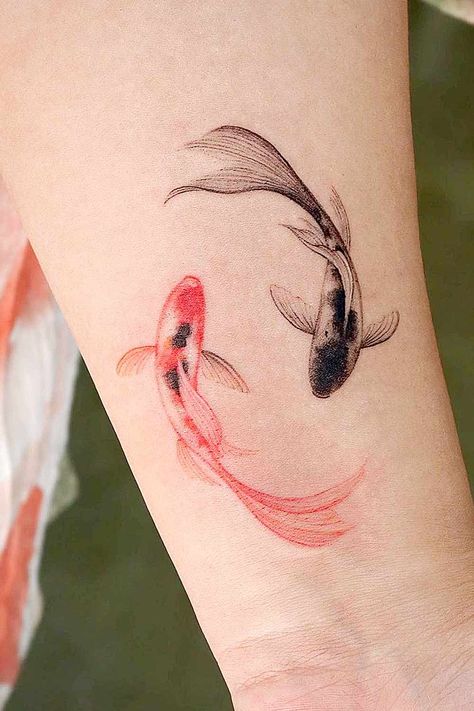 Koi Fish Tattoo Meaning: From Myth to Masterpiece Tatto Koi, Small Koi Fish Tattoo, Fish Tattoo Meaning, Fish Tattoo Ideas, Koi Fish Tattoo Meaning, Goldfish Tattoo, Pisces Tattoo Designs, Koi Tattoo Design, Tattoo World