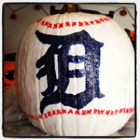 Detroit Tigers Baseball "Painted" Pumpkin Bengals Pumpkin Painting, Detroit Tigers Tattoo, Tiger Halloween, Baseball Painting, Lou Whitaker Detroit Tigers, Detroit Sports, Tiger Painting, Detroit Tigers Baseball, Tigers Baseball