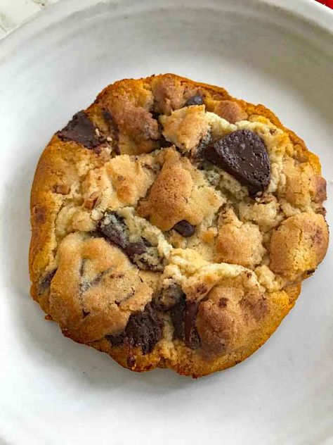 Copycat Pret A Manger Chocolate Chip Cookies - Cookie Madness Hotel Chocolate, Chocolate Chip Cookies Ingredients, Chocolate Chip Cookies Recipe, Chewy Chocolate Chip, Chewy Chocolate Chip Cookies, Chocolate Chip Recipes, Chips Recipe, Self Rising Flour, Dessert Lover