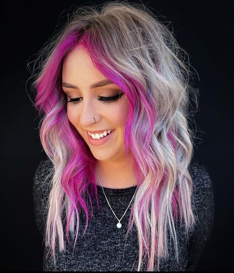 Pink Hair Streaks, Competition Hair, Pink Blonde Hair, Vivid Hair Color, Hippie Hair, Boring Hair, Cut Her Hair, Peinados Fáciles Para Cabello Corto, Bright Hair