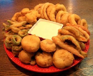 Deep Fried Veggies   deep fried mushrooms, cauliflower, jalapeno slices, green beans, onions rings, red and green bell pepper slices. Deep Fried Vegetables, Deep Fried Mushrooms, Deep Fryer Recipes, Fried Veggies, Deep Fried Recipes, Veggie Fries, Deep Fried Food, Batter Recipe, Fried Vegetables