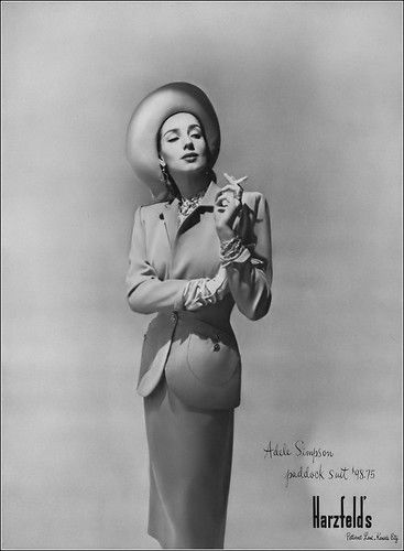 Model in elegant suit by Adele Simpson, hat by John Freder… | Flickr Dorian Leigh, 40s Fashion Women, Dior New Look, Elegant Suit, Fashion 1940s, 40s Fashion, Womens Fashion Inspiration, February 15, Vintage Glam