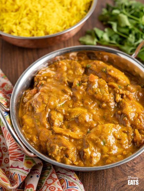 Chicken Indian, Pilau Rice, Curry Recipes Easy, Indian Takeaway, Fakeaway Recipes, Sticky Chicken, Calorie Recipes, Yummy Pasta Recipes, Curry Dishes