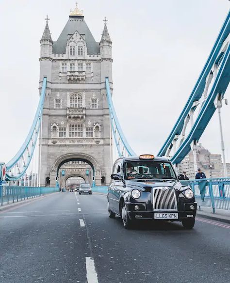 Discover London in a Private Black Cab - Airbnb London Cab, London Souvenirs, London Taxi, Black Cab, Oliver And Company, My Calendar, St Pauls Cathedral, London Tours, Taxi Cab