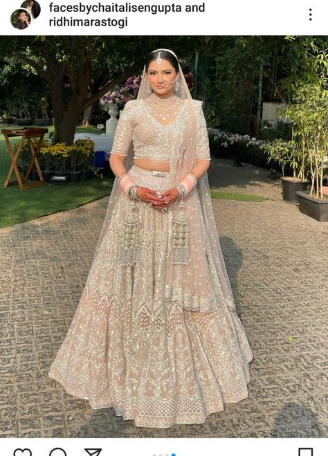 Bridal Entry, Heavy Lehenga, Lehenga Design, Celebrity Bride, Indian Bridal Fashion, Indian Bridal Outfits, Lehenga Designs, Morning Yoga, Bridal Fashion