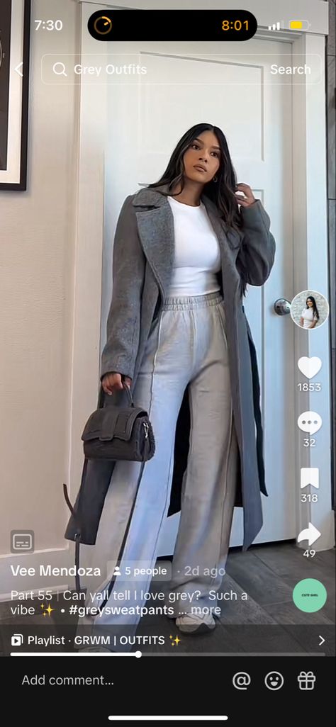 Sweatpants And Trench Coat Outfit, Classy Winter Outfits Casual, Church Outfit Pants, Stylish Comfy Outfits, Sweat Pants Outfit Baddie, Coat Fits, Ny Outfits, Errands Outfit, Church Fits