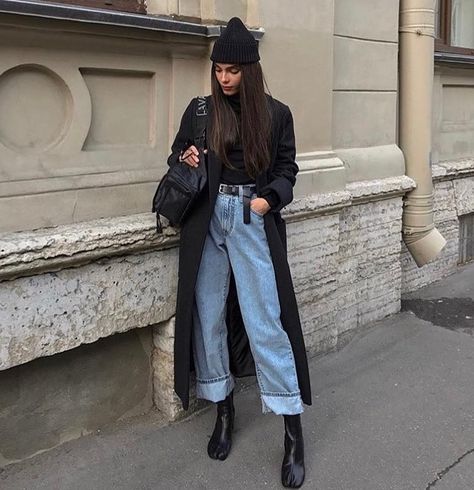 6 Spring Shoes That Look Glorious With Baggy Jeans Jeans Trend, Goth Outfit, Skandinavian Fashion, Easy Style, Outfit Jeans, Looks Street Style, Denim Trends, Mode Inspo, 가을 패션