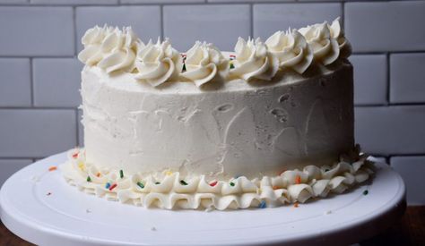 Almond Buttercream Frosting, Vanilla Cake Frosting, Almond Frosting, Almond Buttercream, Buttercream Icing Recipe, Vanilla Frosting, Cake Boss, Cake Icing, Icing Recipe