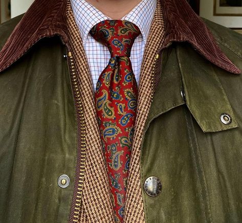 𝑻𝒉𝒆 𝑷𝒓𝒆𝒑𝒑𝒚 𝑺𝒑𝒂𝒏𝒊𝒆𝒍 on Instagram: “Today’s style: • Waxjacket from @barbour • Sport coat by @poloralphlauren • Shirt from @tmlewin • Tie from SØR • Corduroys from…” Sport Coat Outfit, Aesthetic Clothes Men, Country Mens Fashion, Countryside Fashion, Corduroy Sport Coat, Country Gentleman, Guy Fashion, British Style Men, Cold Fashion