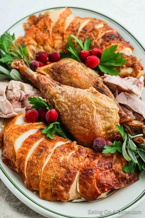 How to Carve a Turkey - Eating on a Dime How To Carve A Turkey, Carving Turkey, Turkey Carving, Carve A Turkey, Potato Recipes Crockpot, Pioneer Party, Carving A Turkey, Turkey Plates, Thanksgiving Side Dishes Easy