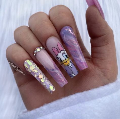 Coffen Nails, Character Nails, Disney Inspired Nails, Disney Acrylic Nails, Boho Nails, Gold Glitter Nails, Cute Acrylic Nail Designs, Acrylic Nails Coffin Pink, Disney Nails