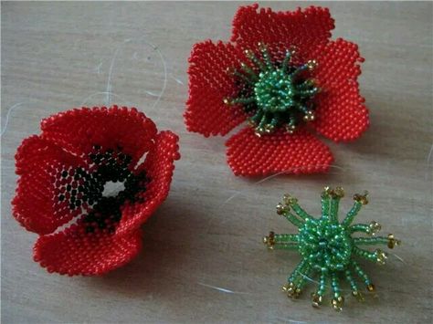 Flower Poppy, Bead Flowers, Beaded Moccasins, Seed Bead Flowers, Beads Flower, Beaded Leaf, Seed Beading, Beading Techniques, Seed Bead Tutorial