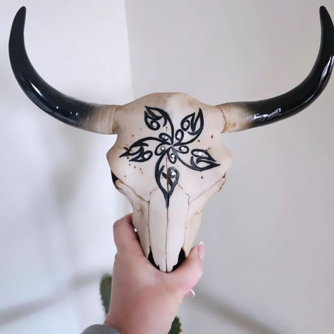 Long Horn Cow Skull Mandala hand painted https://neondixie.etsy.com/listing/1752944275 #mandala #handpainted #fauxcowskull #wallhanging #southwest #desert #bohostyle #bohemian #boujee #cowskull Long Horn, Southwest Desert, Cow Skull, Horn, Boho Fashion, Cow, Wall Hanging, Neon, Hand Painted