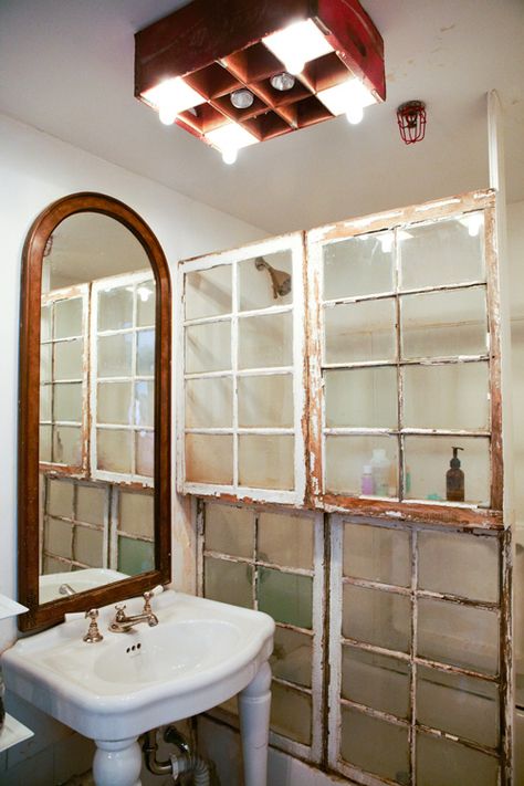 Rustic small bathroom. Old window frames as an alternative to a traditional glass shower door. Recycled Windows, Salvaged Windows, Reclaimed Windows, Old Screen Doors, Repurposed Windows, Window Projects, Old Windows, Old Doors, Home Additions