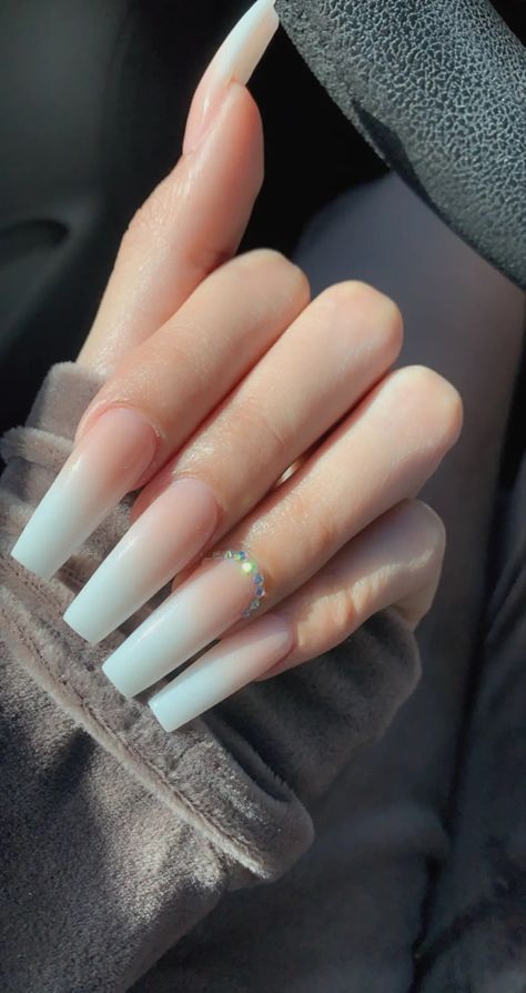 Plain Ombre Nails, Nude Ombre Nails, Plain Acrylic Nails, Fresh Nails, Dream Nails, Pretty Acrylic Nails, Nails Designs, Ombre Nails, Iconic Characters