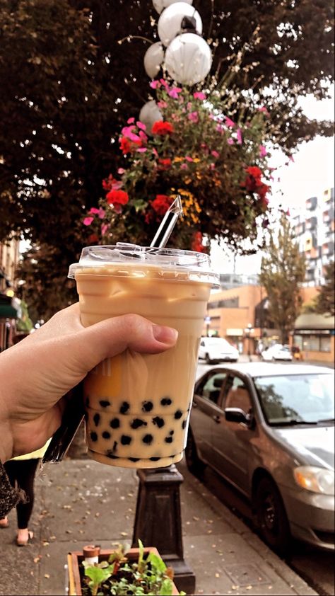 Iced Coffee Boba, Boba Astethic, Boba Quotes, Boba Iced Coffee, Ice Boba, Boba Coffee, Boba Aesthetic, Coffee Boba, Boba Tea Recipe