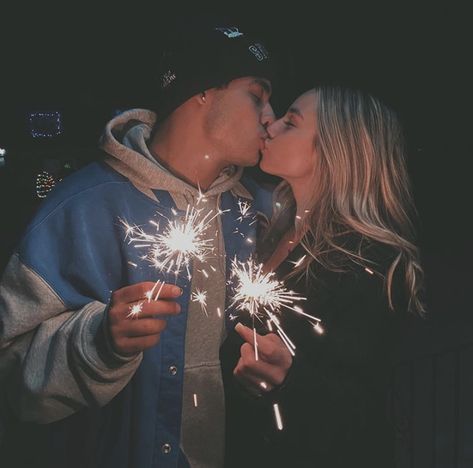 New Years Eve Pictures, New Year Photoshoot, Instagram Couples, New Year Pictures, Cute Relationship Photos, Couple Picture Poses, Cute Couples Photos, Couples Poses For Pictures, Cute Relationship Goals