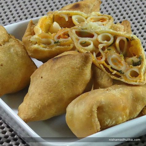 Macaroni cheese samosa is really scrumptious dish and your kids will relish eating them for sure. Recipe in English- http://indiangoodfood.com/615-macaroni-cheese-samosa.html ( copy and paste link into browser) Cheese Samosa, Pasta Cheese, Samosa Recipe, Cheese Stuffed, Easy Snack Recipes, Eating Food, Macaroni Cheese, Cheese Pasta, English Food