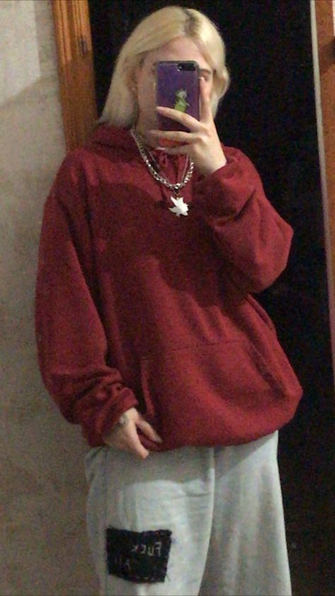 Dark Red Hoodie Outfit, Red Sweatshirt Outfit, Red Hoodie Outfit, Dark Red Hoodie, Red Sweater Outfit, Outfit Grunge, Sweatshirt Outfit, Hoodie Outfit, Red Hoodie