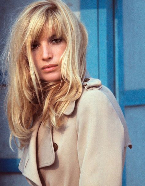 Monica Vitti, Classic Hollywood Glamour, Italian Actress, French Actress, Turkish Beauty, Camel Coat, Fashion Images, Hollywood Glamour, Vintage Beauty