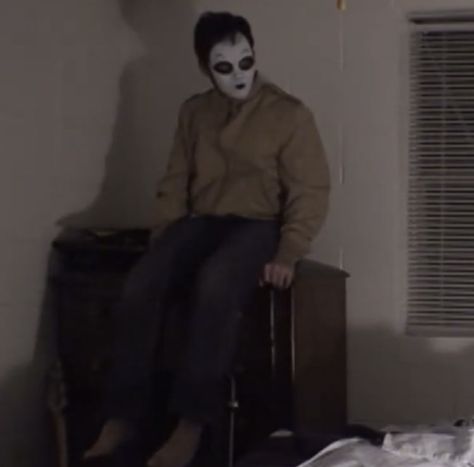 Masky Tim Wright, Tim Wright Marble Hornets Pfp, Tim Wright Pfp, Creepypasta Aethstetic, Tim Wright Fanart, Masky Creepypasta Fanart, Marble Hornets Pfp, Marble Hornets Masky, Tim Wright Marble Hornets